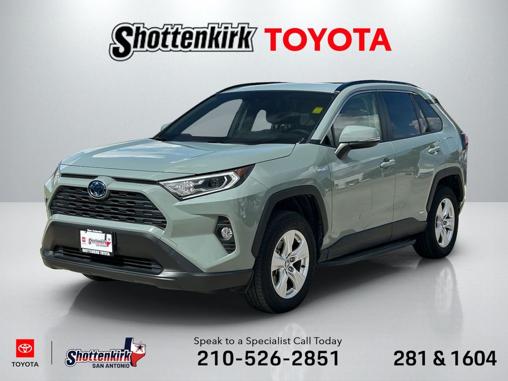 2021 Toyota RAV4's photo