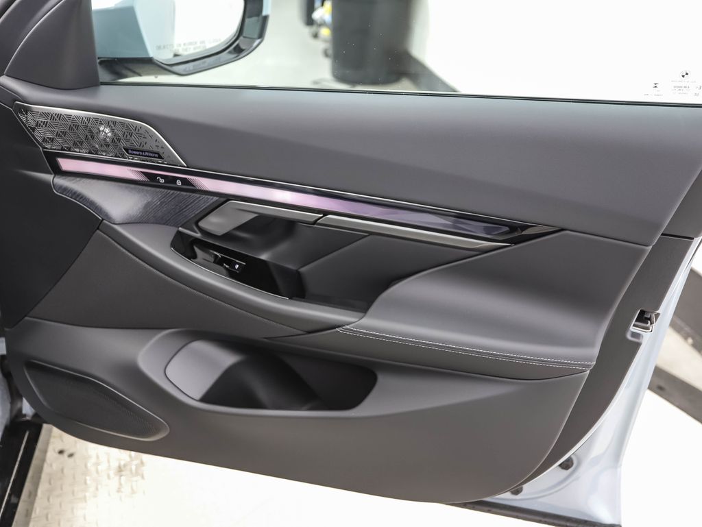 Thumbnail: 2026 BMW 5 Series - 29