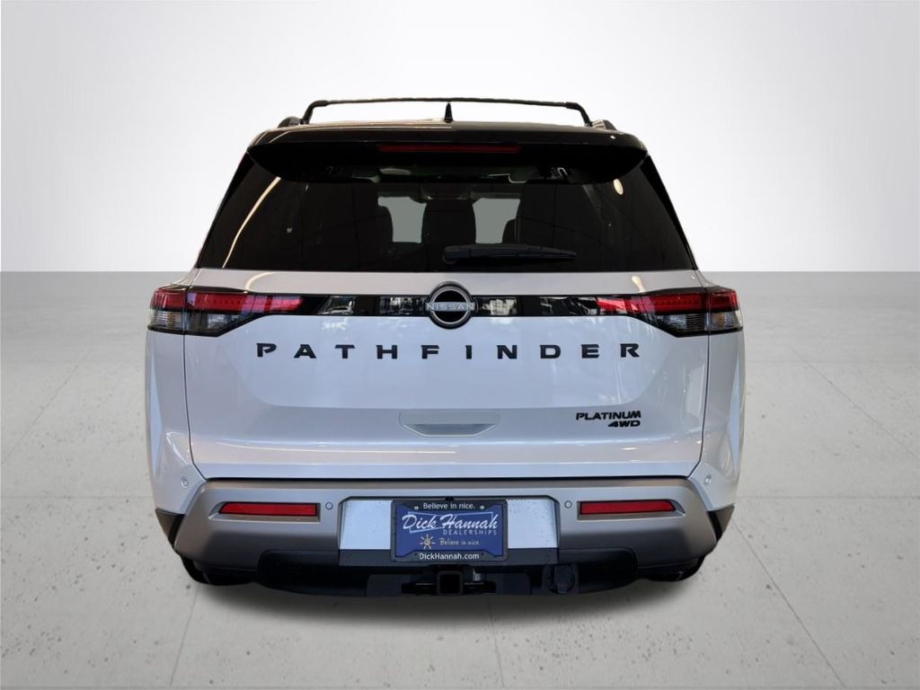 2025 Nissan Pathfinder Platinum