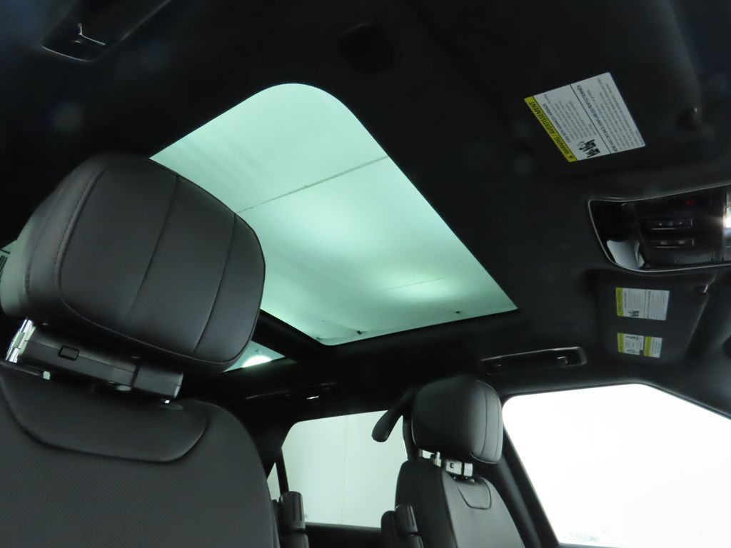 2025 Land Rover Range Rover Sport SE 20