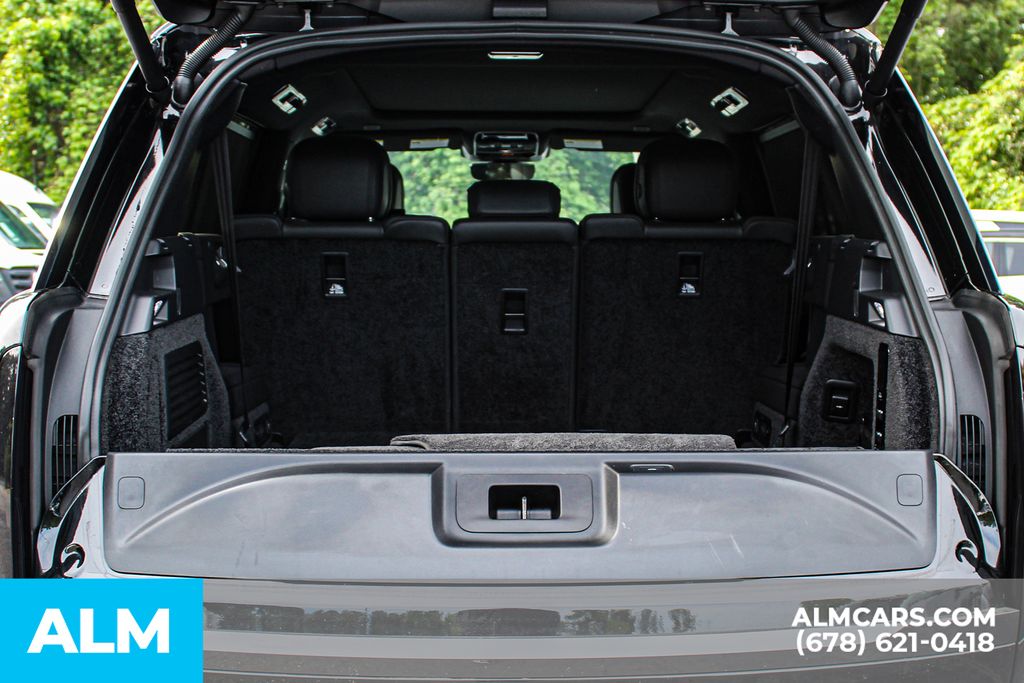 Used 2024 Black Land Rover SE image 23