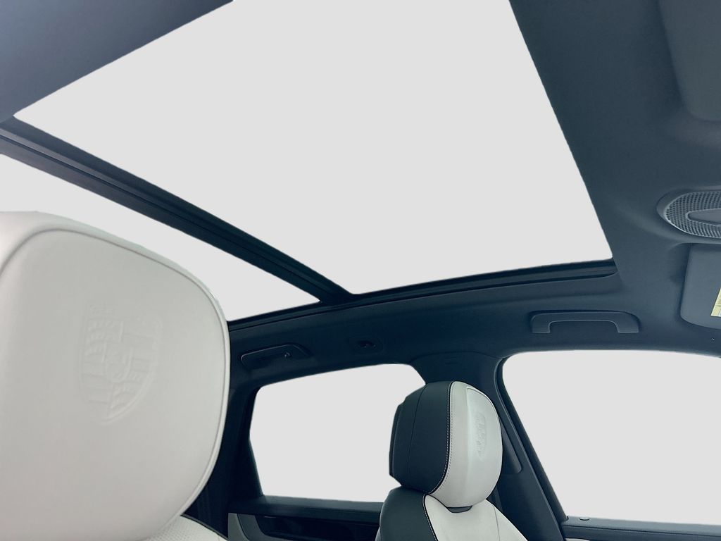 Thumbnail: 2026 Porsche Cayenne - 20