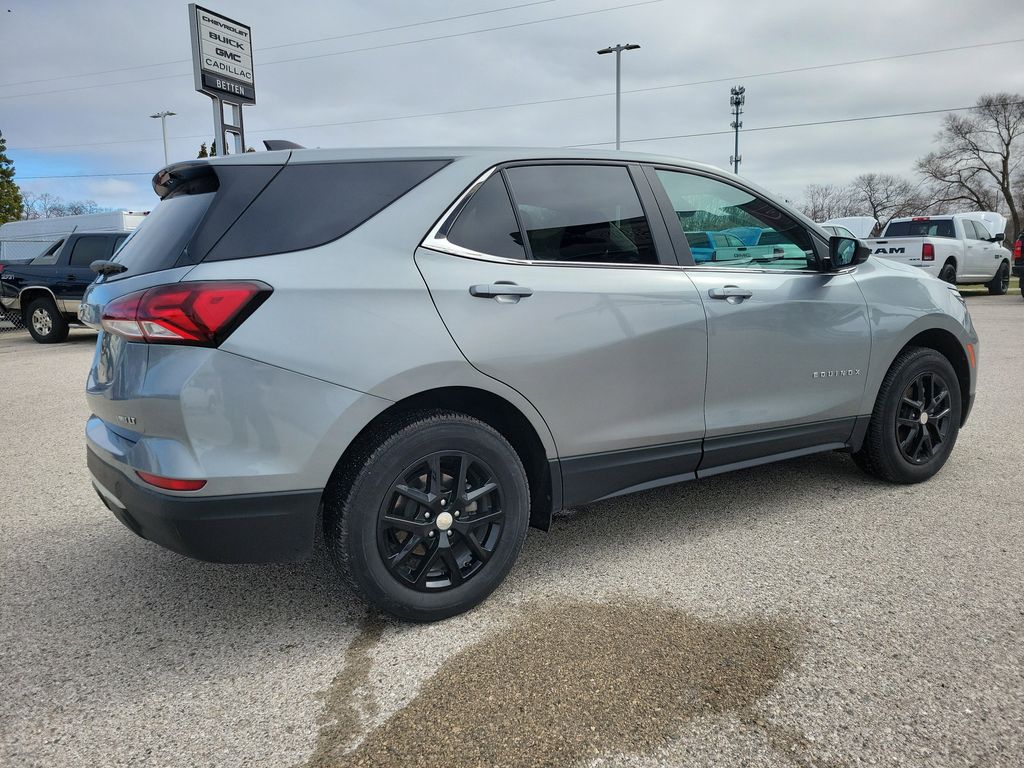 View vehicle photo 4