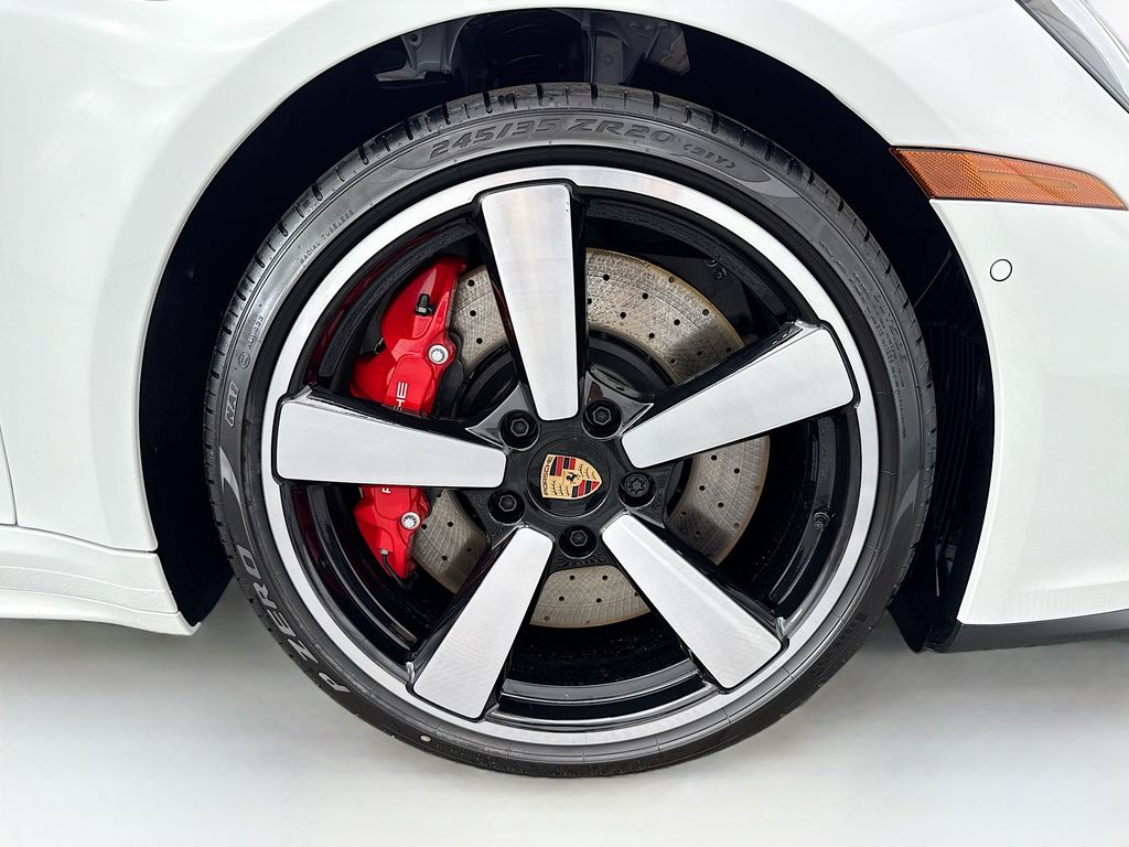 Thumbnail: 2025 Porsche 911 - 29