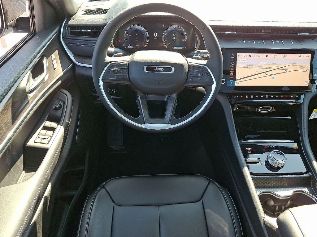 2026 Jeep Grand Cherokee — photo 7