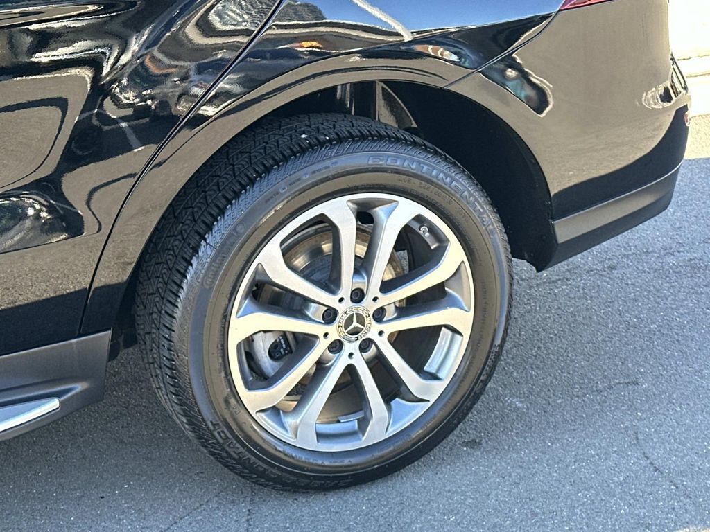 Thumbnail: 2017 Mercedes-Benz GLE - 16