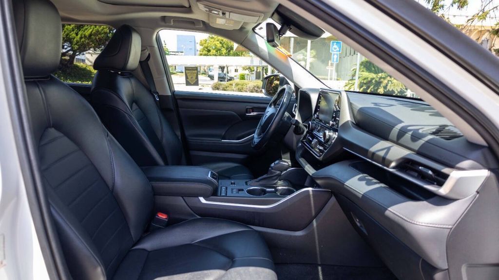 Used 2022 Toyota Highlander XLE 4D Sport Utility