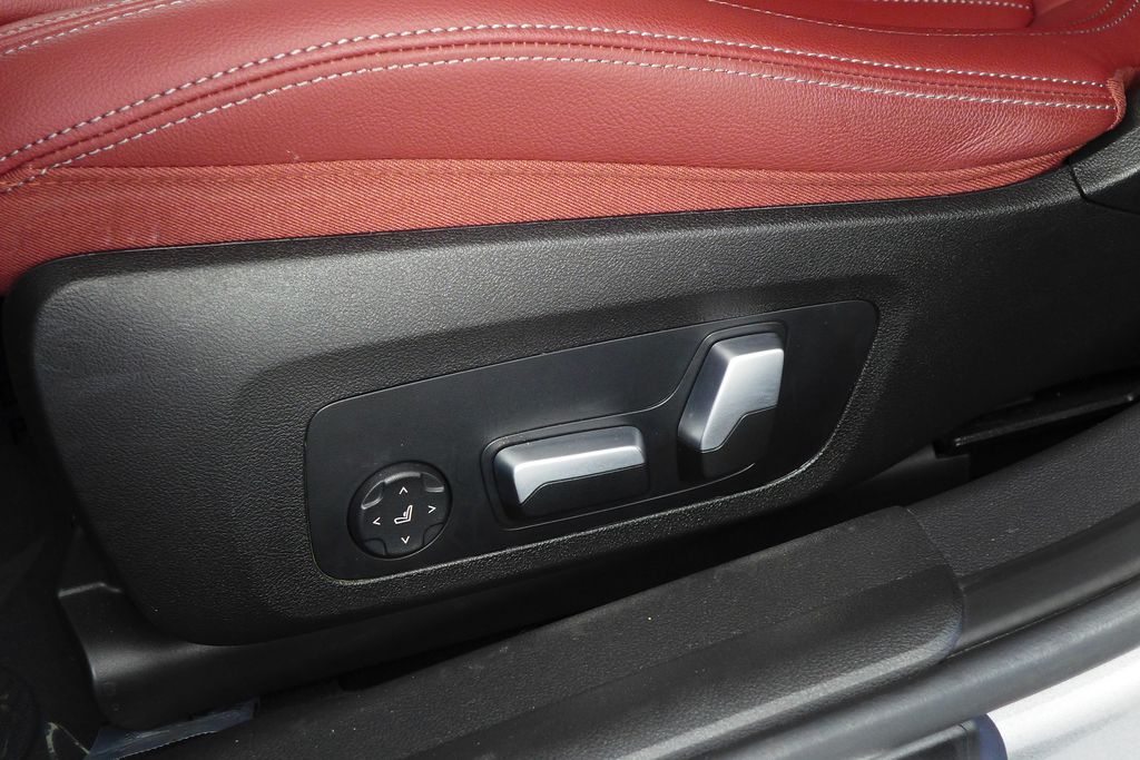 Thumbnail: 2023 BMW 3 Series - 23