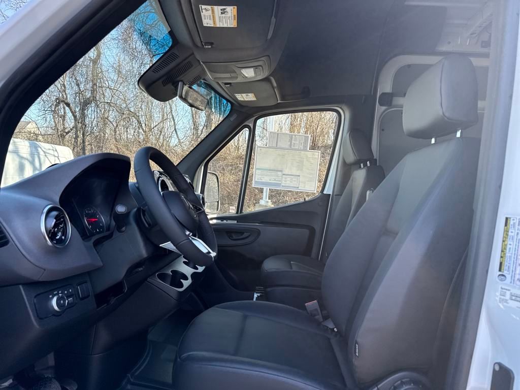 2025 Mercedes-Benz Sprinter 3500 Cargo 170 WB - 8