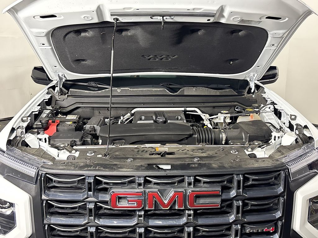 2023 GMC Canyon AT4