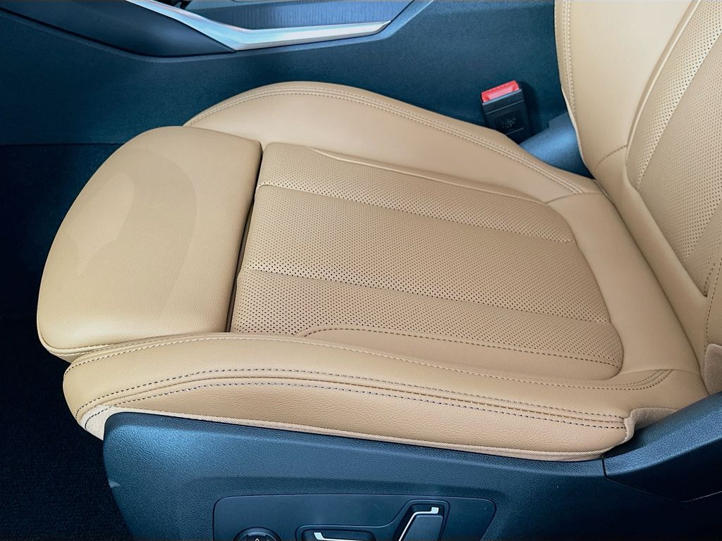 Thumbnail: 2026 BMW 3 Series - 21