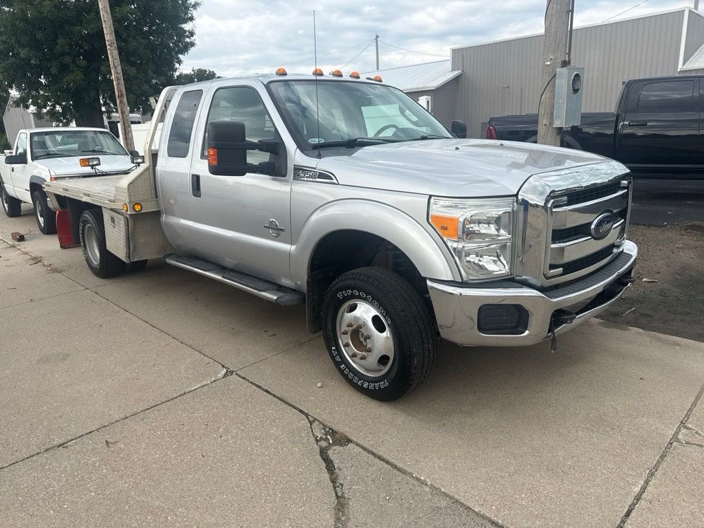  2016 Ford F-350 Super Duty Chassis XLT SuperCab DRW 4WD   