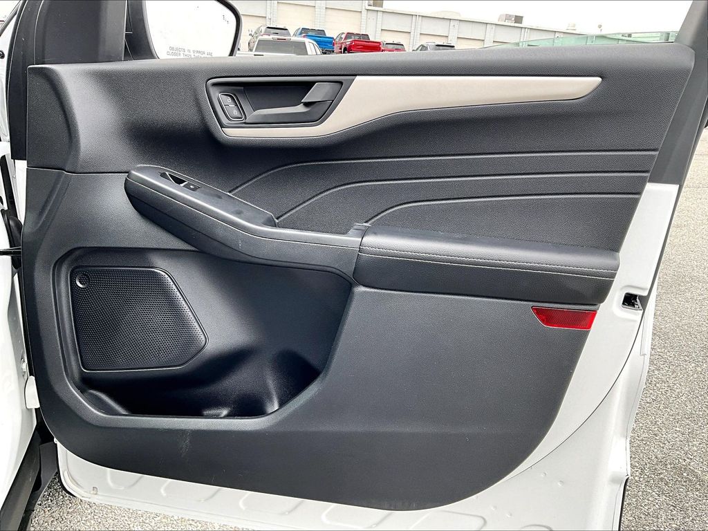 2022 Ford Escape — photo 12