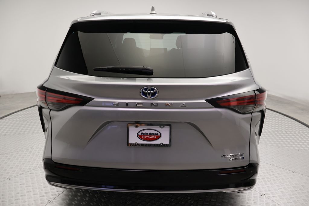 Thumbnail: 2024 Toyota Sienna - 10