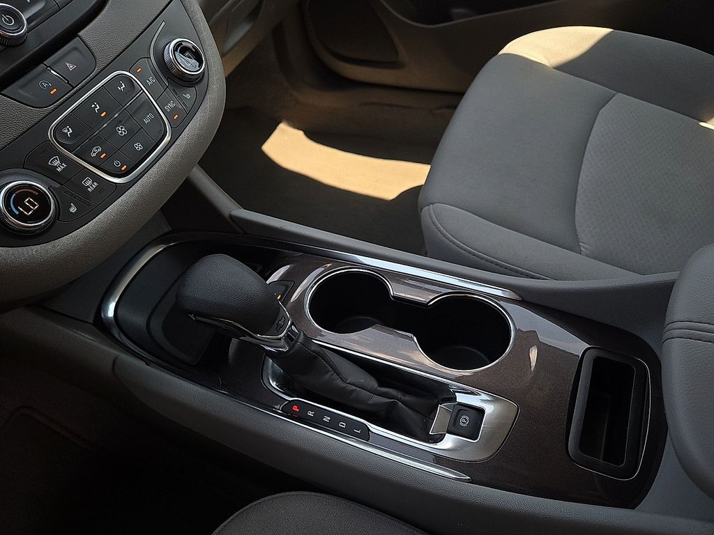 Used 2025 Chevrolet Malibu LT For Sale in Farmington, AR