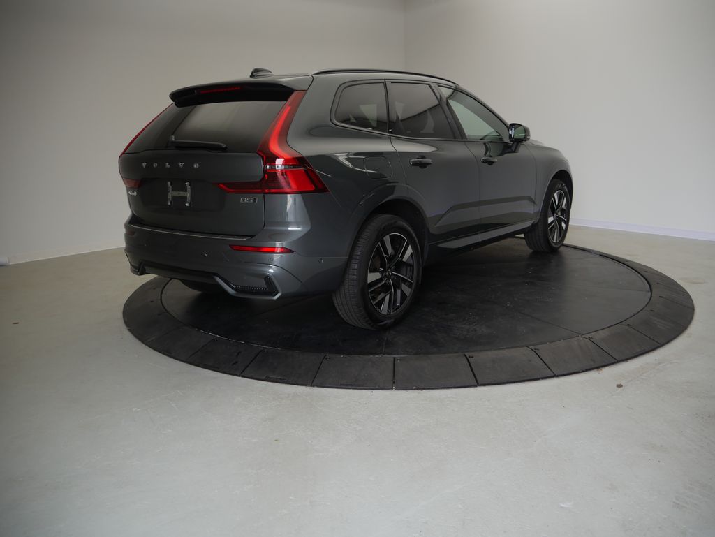 Thumbnail: 2026 Volvo XC60 - 5