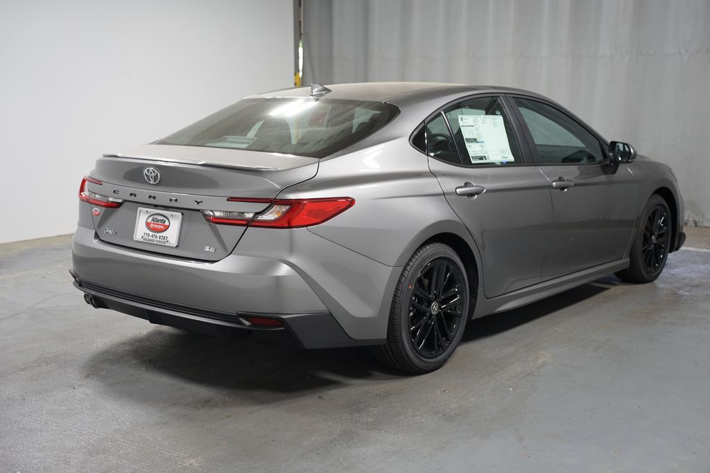 2025 Toyota Camry SE 8