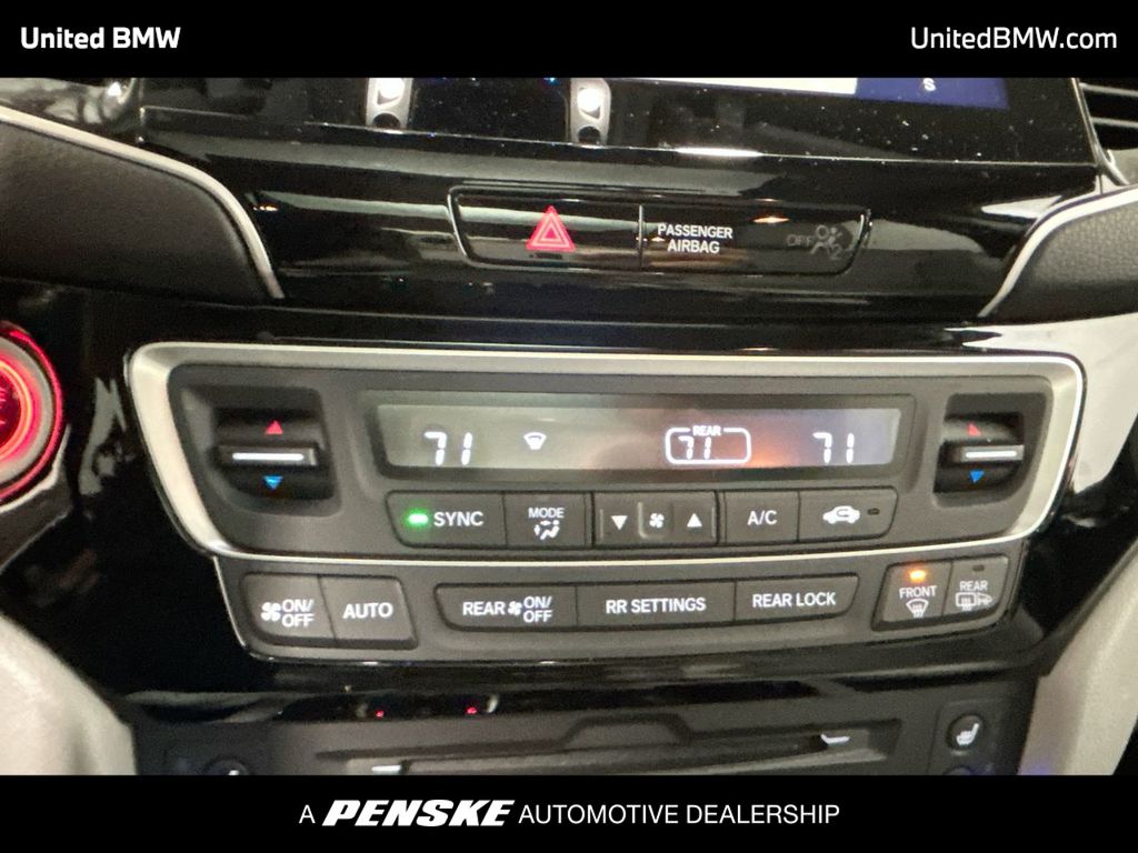 Thumbnail: 2019 Honda Pilot - 19