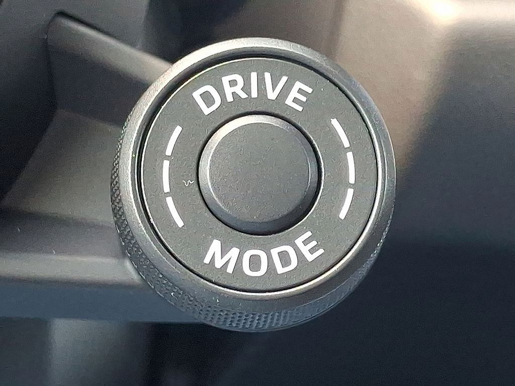 Thumbnail: 2025 Porsche Macan - 22