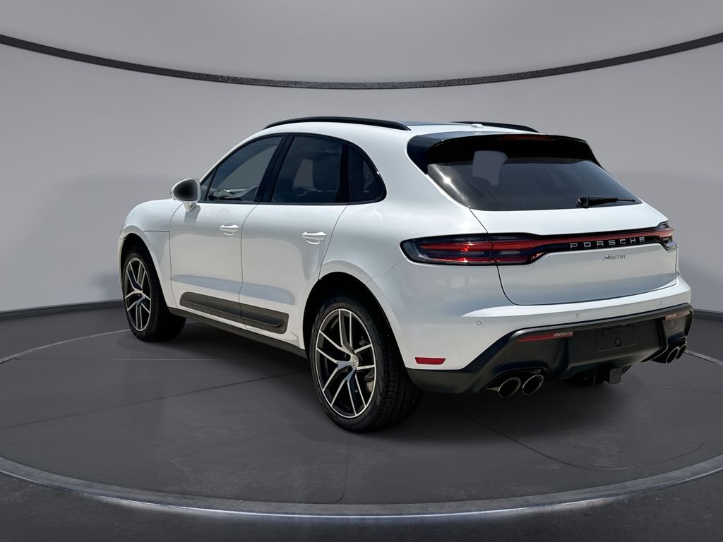 Thumbnail: 2023 Porsche Macan - 10