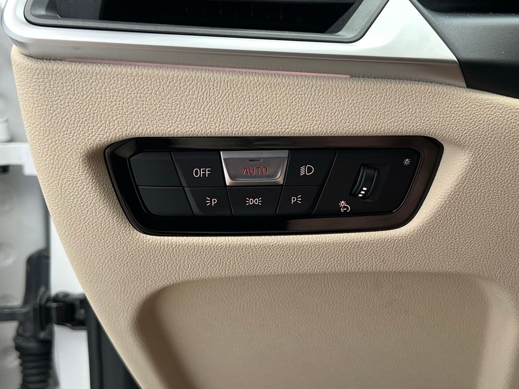 2023 BMW 3 Series 330i 21