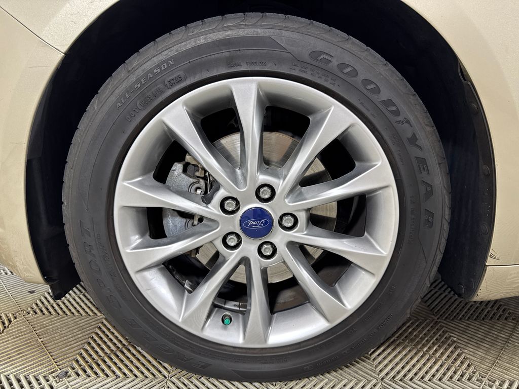 Used 2017 Gold Ford SE image 11