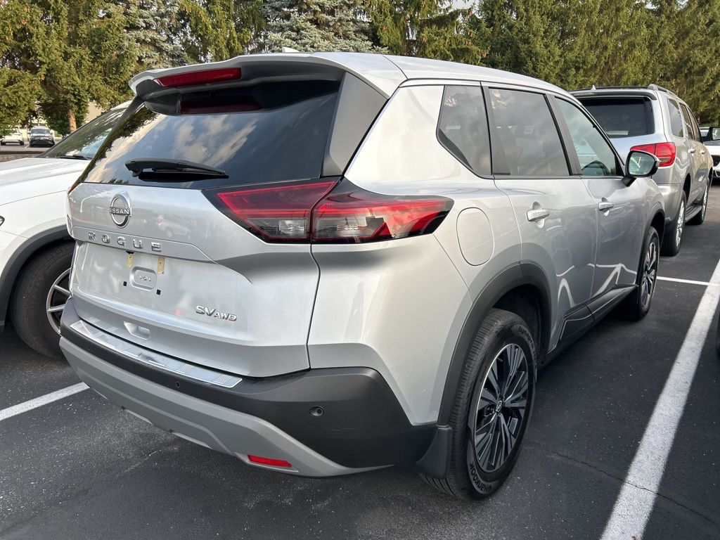 Thumbnail: 2022 Nissan Rogue - 3