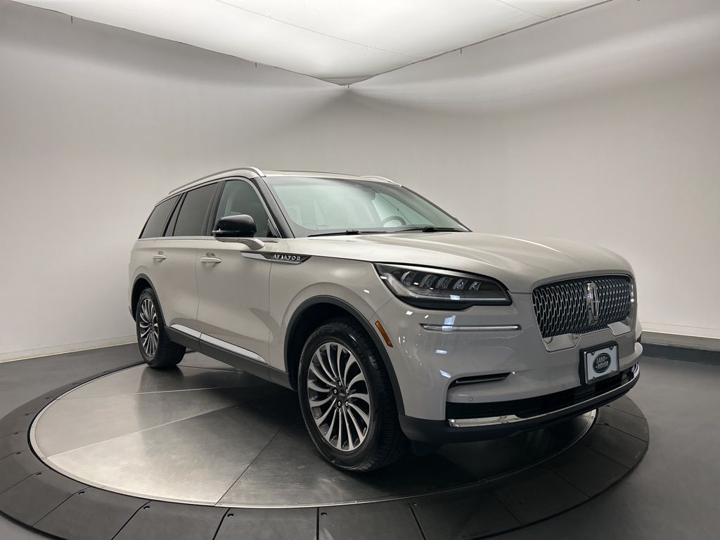Thumbnail: 2022 Lincoln Aviator - 7