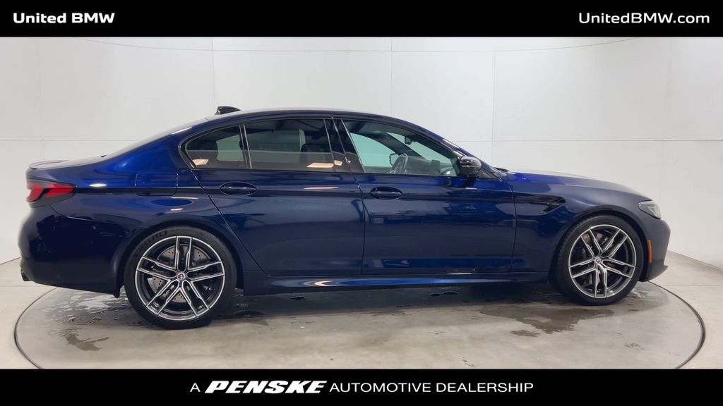 Thumbnail: 2023 BMW M5 - 9