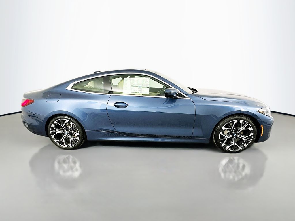 Thumbnail: 2026 BMW 4 Series - 4