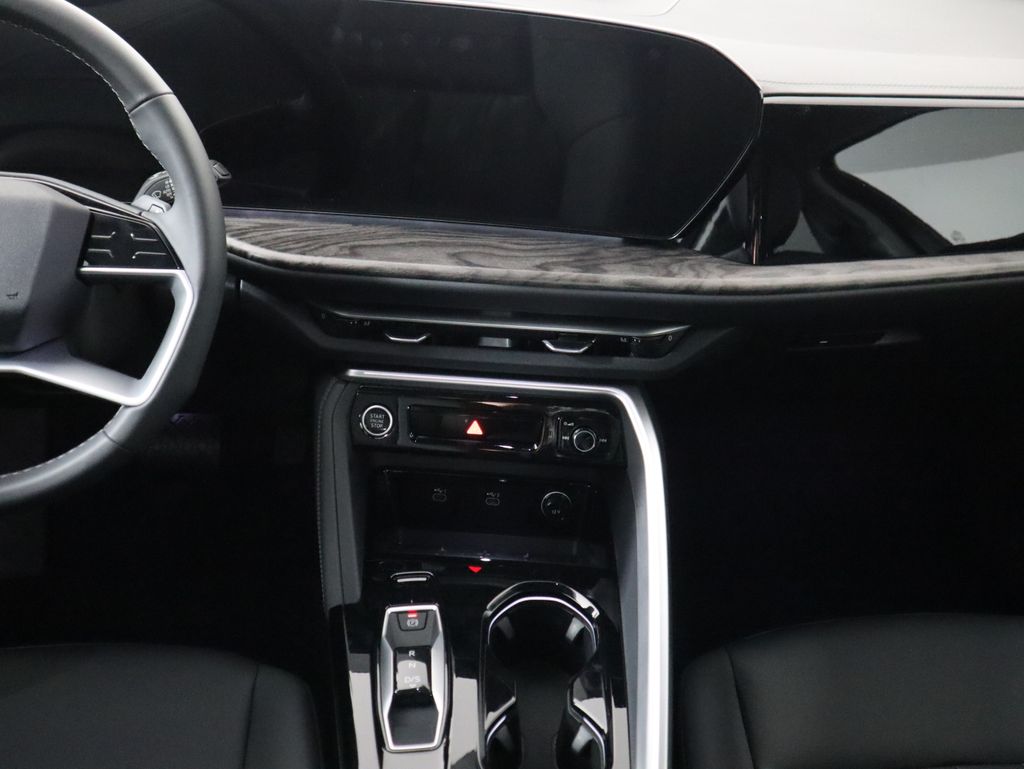 Thumbnail: 2025 Audi Q5 - 14