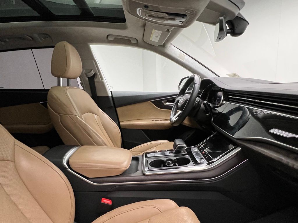 Thumbnail: 2019 Audi Q8 - 6