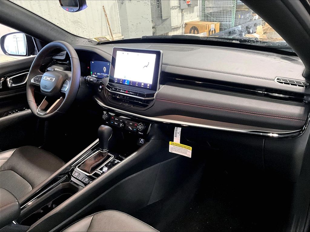 2026 Jeep Compass — photo 10