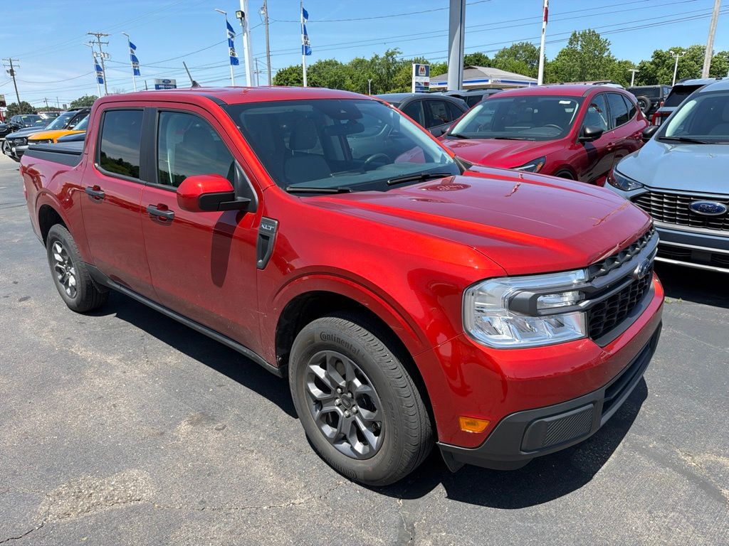 Chili Pepper Red 2023 Ford Maverick XLT SuperCrew FWD Pickup Truck Front-Wheel Drive Continuously Variable Transmission