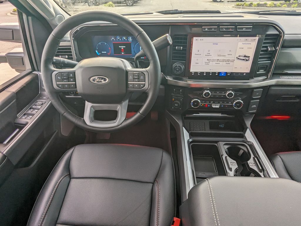 2024 Ford F-250 Super Duty Black Widow