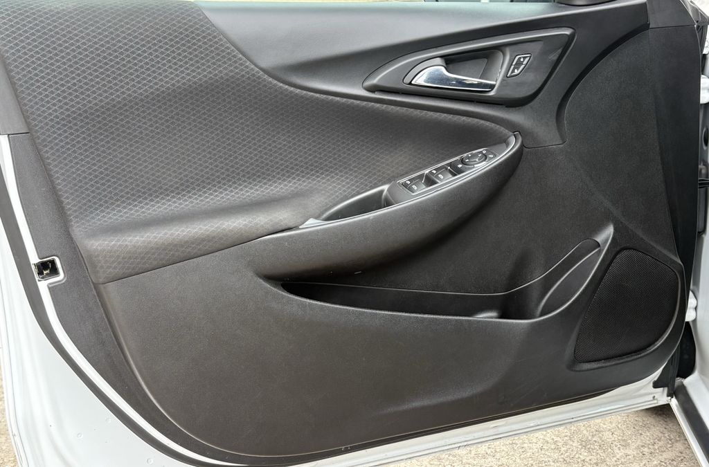2024 Chevrolet Malibu LT - 8