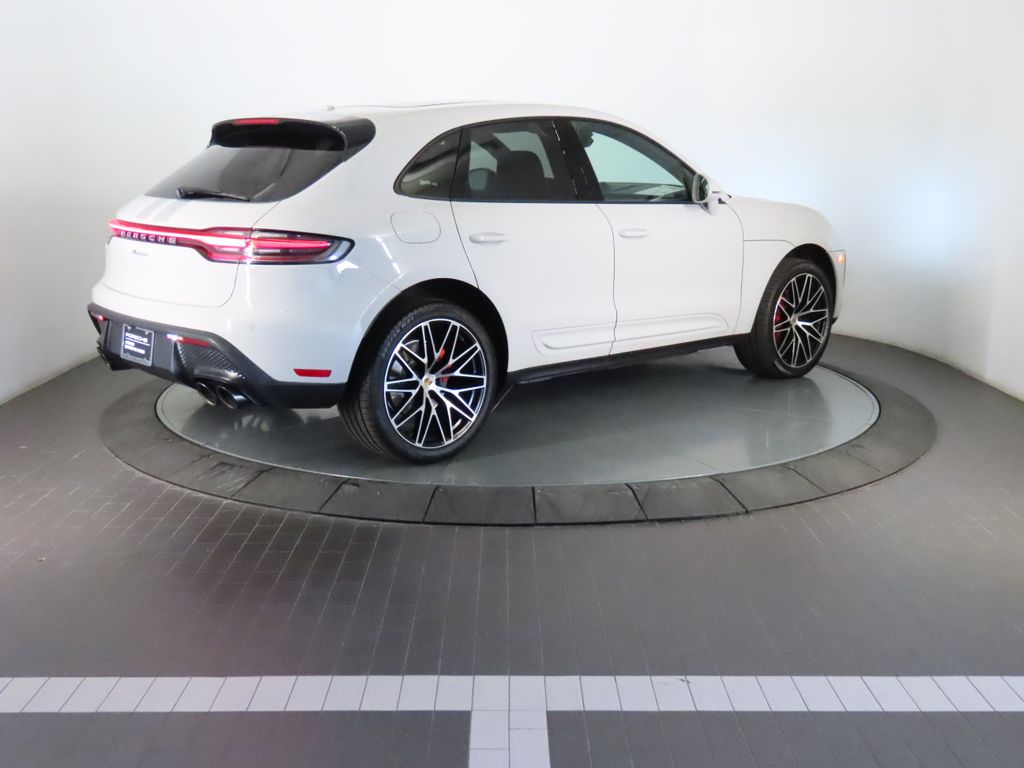 Thumbnail: 2023 Porsche Macan - 7
