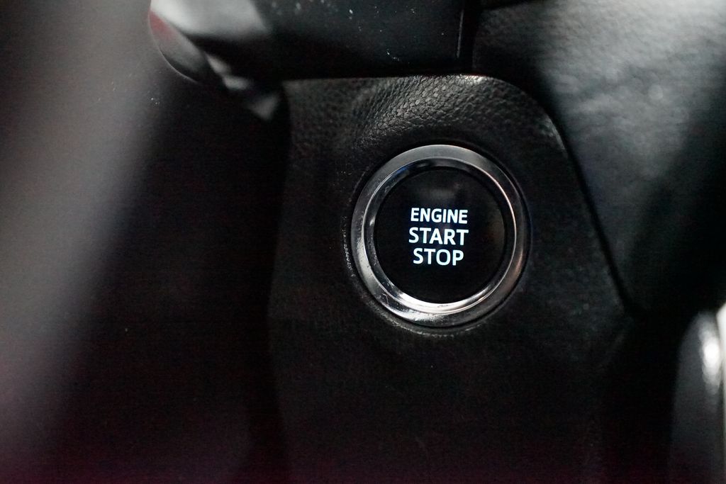 Thumbnail: 2021 Toyota RAV4 - 24