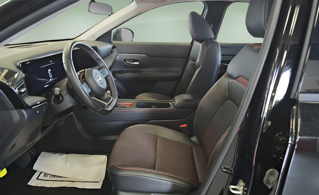 Used 2025 Nissan Kicks SUV