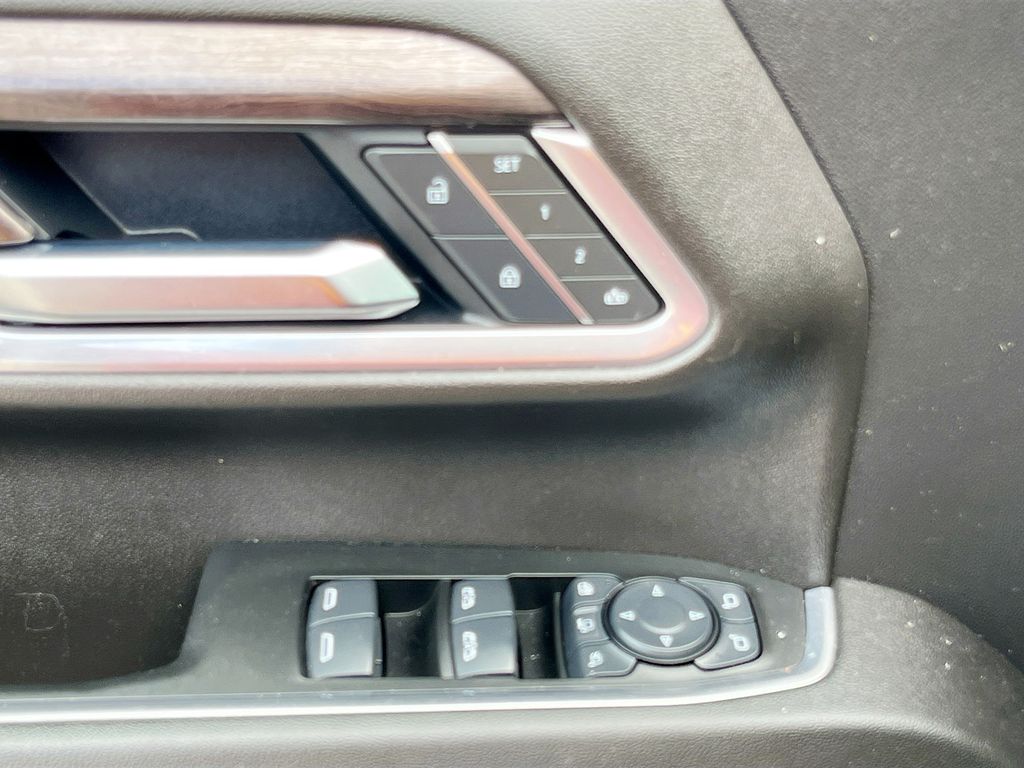 Used 2025 Red Chevrolet LTZ image 18
