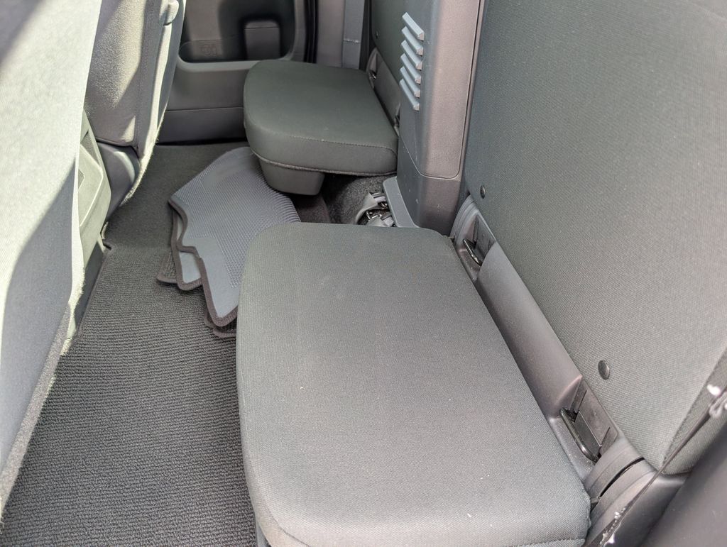 Used 2025 Nissan Frontier Truck