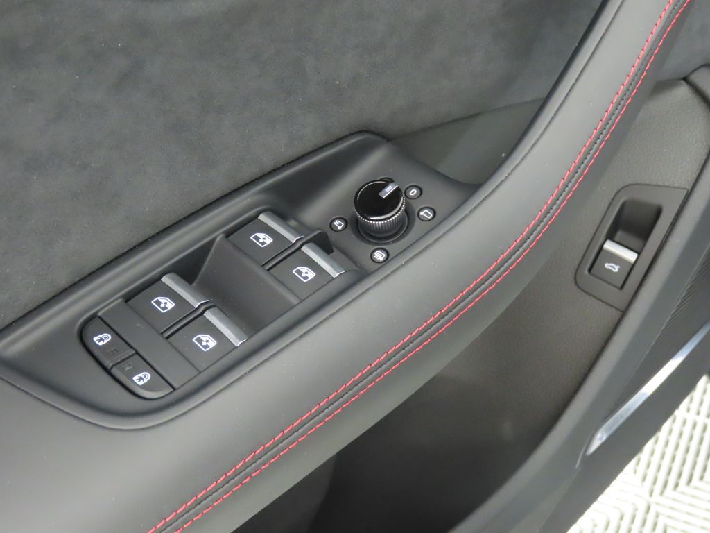 Thumbnail: 2026 Audi Q7 - 30