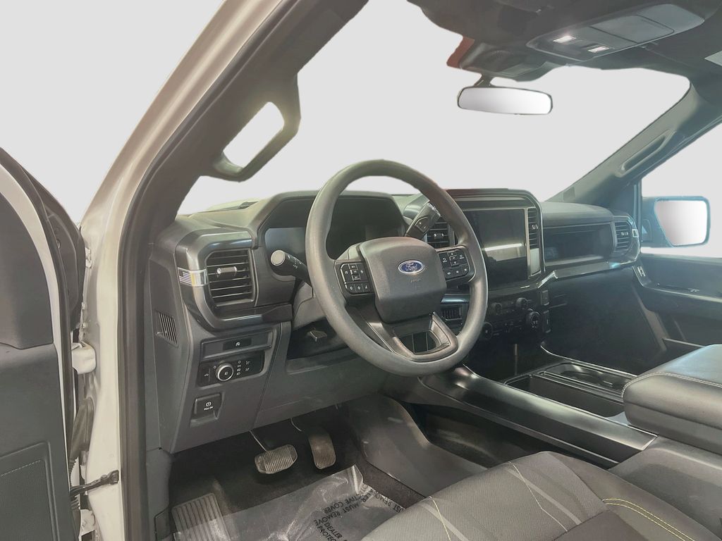 Used 2025 Oxford White Ford STX image 9