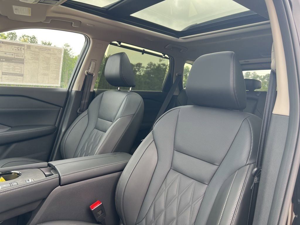 2025 Super Black Nissan Rogue Platinum FWD SUV
