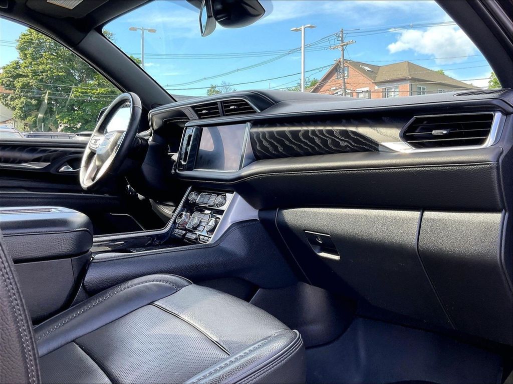 2023 GMC Yukon XL — photo 14