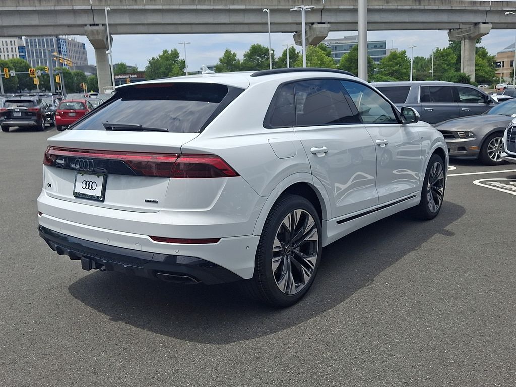 Thumbnail: 2026 Audi Q8 - 3
