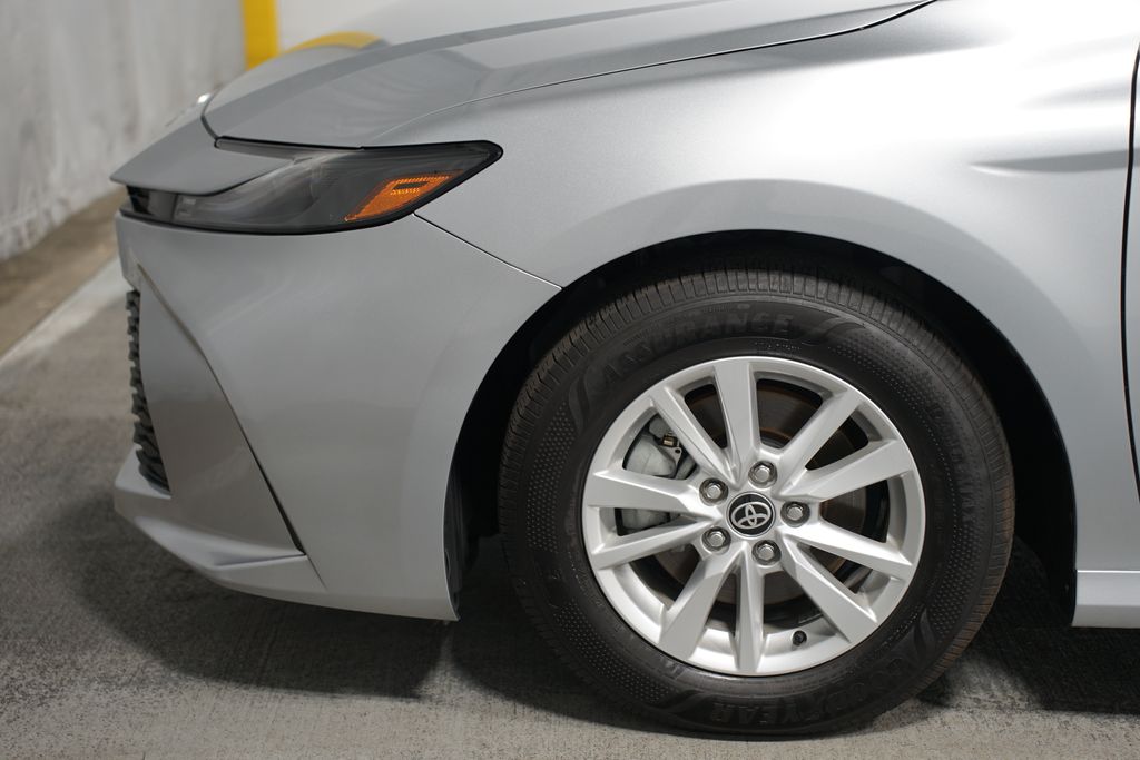 2025 Toyota Camry LE 5
