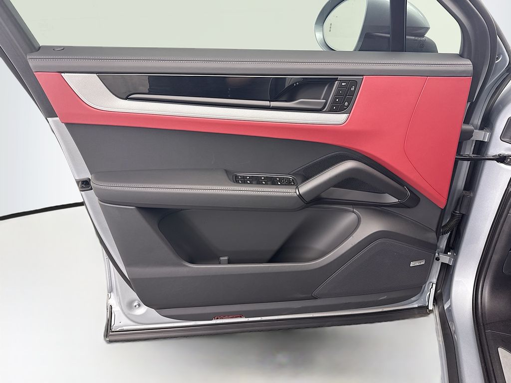 Thumbnail: 2026 Porsche  - 25