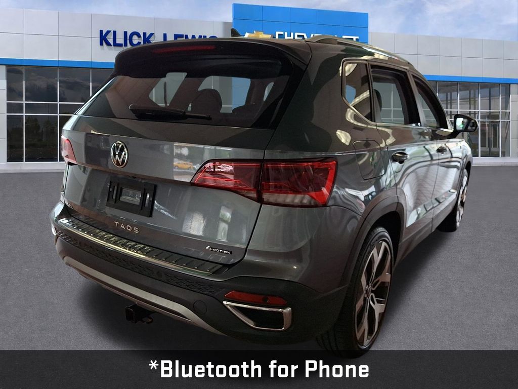 2022 Volkswagen Taos 1.5T SEL Gray at Subaru and VW of Moon Township