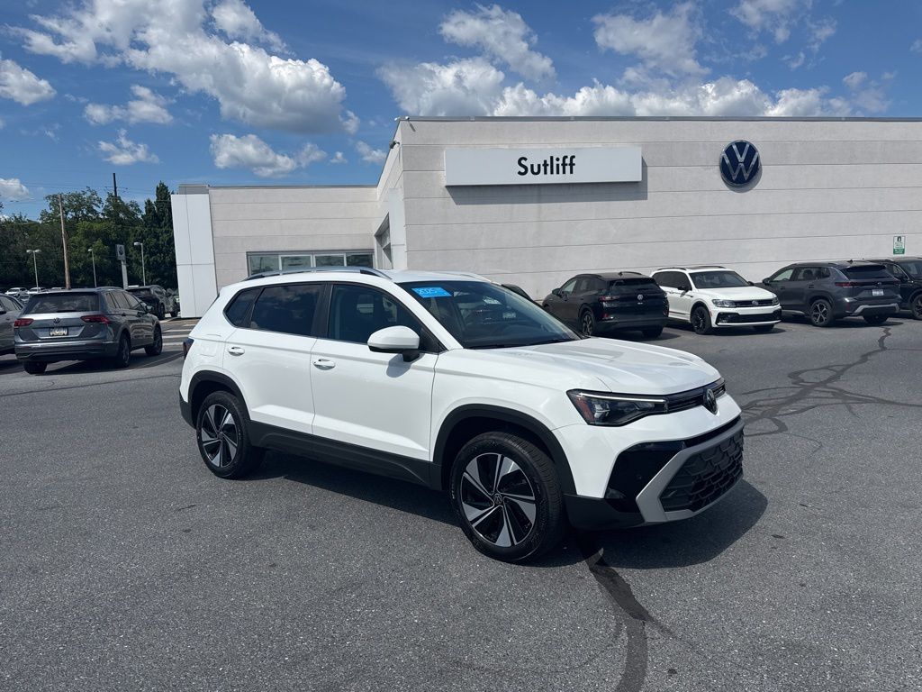 2025 Volkswagen Taos SE 4Motion